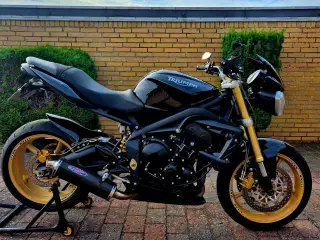Triumph street triple 675