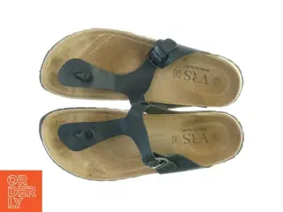 Brugte sorte sandaler fra VRS (str. 42)