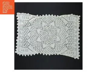 Hæklet pyntedug (str. 37x24 cm)