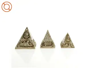 Pynte pyramider (str. 10 x 10 cm og 7 x 7 cm og 6 x 6 cm)