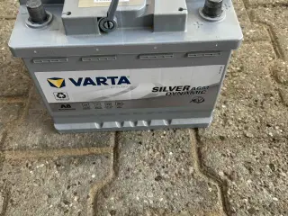Varta A8 AGM-Startbatteri 12V 60Ah 680A