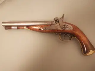 Svensk pistol model 1853 dobbeltløbet. 