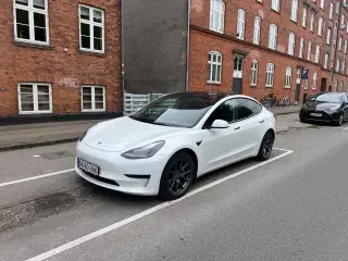 Tesla Model 3  Standard Range+ RWD