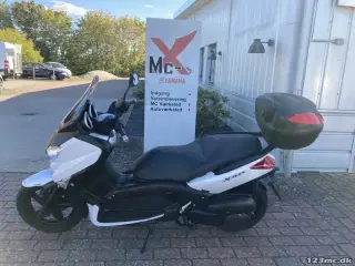 Yamaha X-Max 250