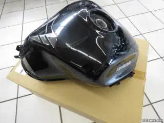 Tank, Kawasaki Ninja 1000SX