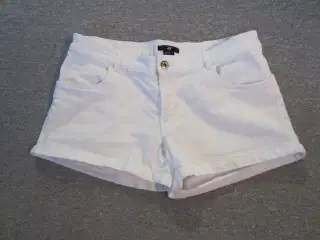 Smarte hvide Shorts i str. 40 fra H&M