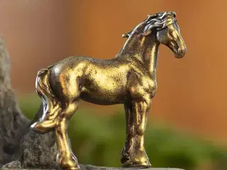 * Smuk hest - i messing