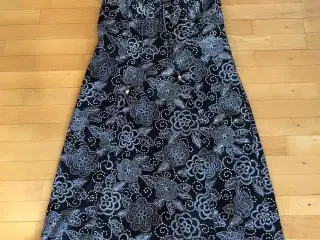 Esprit flot sort mønstret  kjole str 42