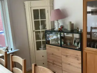 Hjørneskab 