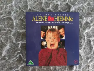 Alene hjemme