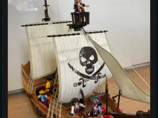 Playmobil piratskibe og pirater