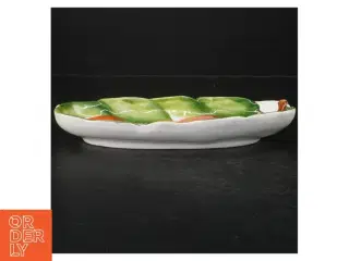 Dekorativ frugtformet serveringsfad (str. 25 cm)