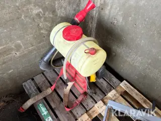 Rygsprøjte Hardi med motorblæser