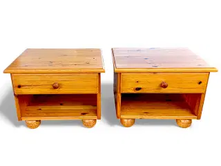 Sengeborde i massivt fyrretræ – sæt af 2