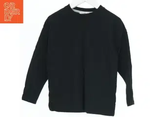 Langærmet sort t-shirt fra Mango (str. 116)