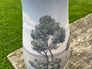 Vase med landskabsmotiv. Bing og Grøndal