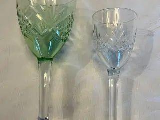 Hvidvinsglas og portvinsglas i Else