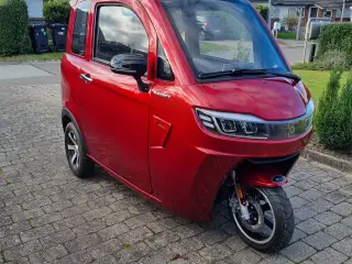 E-Force R5 kabinescooter. Næsten ny!