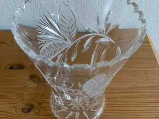 Stor krystal vase i fin stand