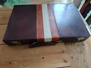 Backgammon i Brun Kuffert Brætspil