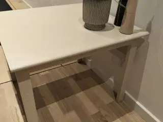 Sofabord i massivt træ 
