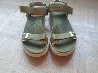 Woden sandaler 