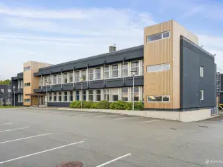 Nyopførte og moderne lokaler beliggende i Karlslunde