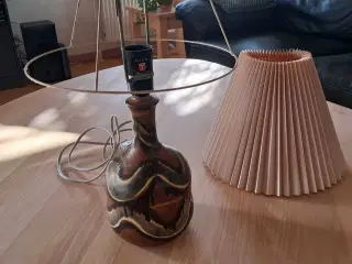 Bordlampe af keramiker Jette hellesøe 