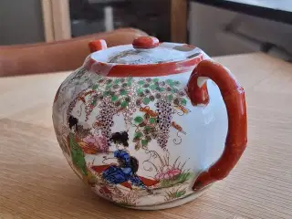 Tekande I Kutani porcelæn 