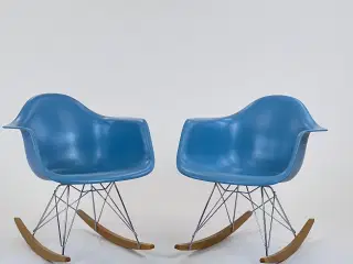 Sæt af to Vitra Eames Plastic Armchairs RAR