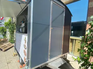 Madvogn/ salgsvogn / pølsevogn/ foodtruck