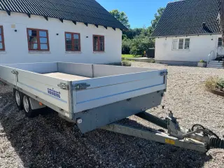 Variant trailer