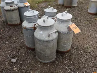 MÆLKEJUNGER, 4