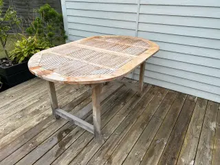 Havebord i træ, med Hollands udtræk. 150x100, 