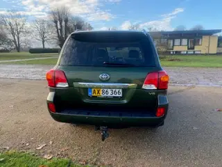 Toyota Landcruiser 200