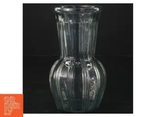 Blomstervase/hospitalsvase, Holmegaard. Presset glasvase nr. 7998 fra Holmegaard Glasværk