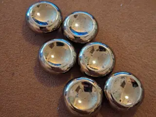 Guldfarvede knapper 