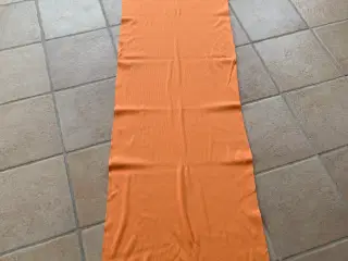 Stof i orange farve