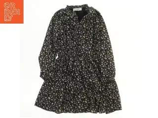 Blomstret Kjole fra Sofie Schnoor (str. 128)