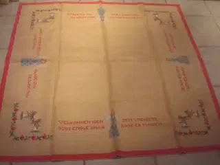 JULETRÆSTÆPPE håndbroderet m/engle, julesalme-teks