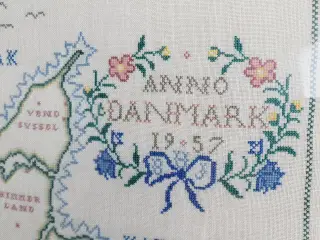 ⭐️- Vintage korsstingsbroderi af Danmarkskort