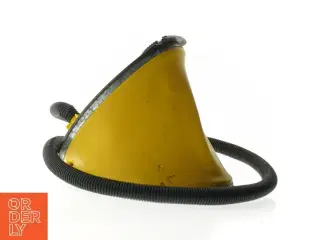 Gul og sort pumpe til luftmadras (str. 25 cm)