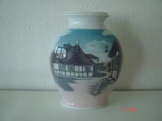 Vase H.C. Andersens hus - Vase nr 4588