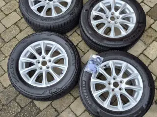 Dæk på fælge (215/60 R16 Sommerdæk)