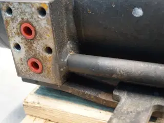 Case 525 Farmlift Cylinder 47746790