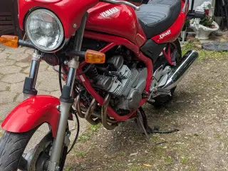Yamaha XJ 600