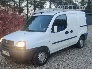 Ældre Fiat Doblo Cargo Van