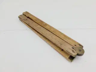 Tommelstok, træ og messing