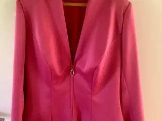 Frank Usher dame blazer.