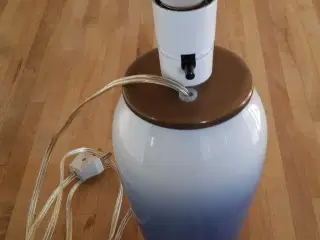 Lampe i poselæn Julerosen